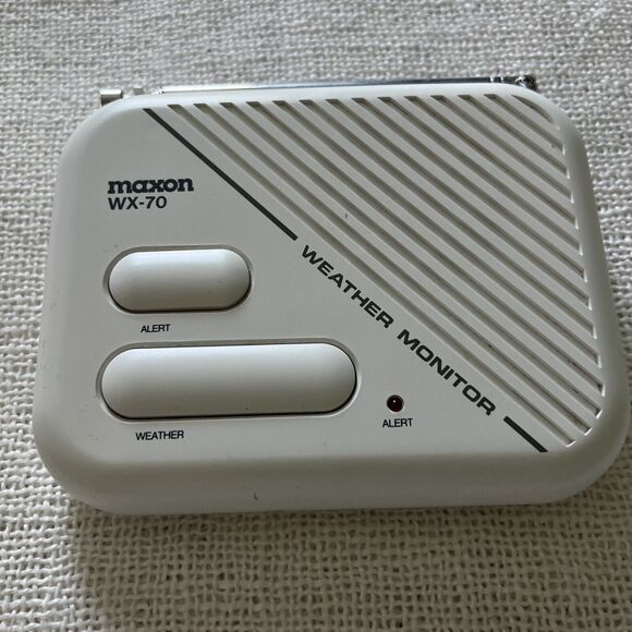 Weather Radio Monitor Maxon WX-70 Severe  Tornado Battery Operated A5 - Picture 4 of 8